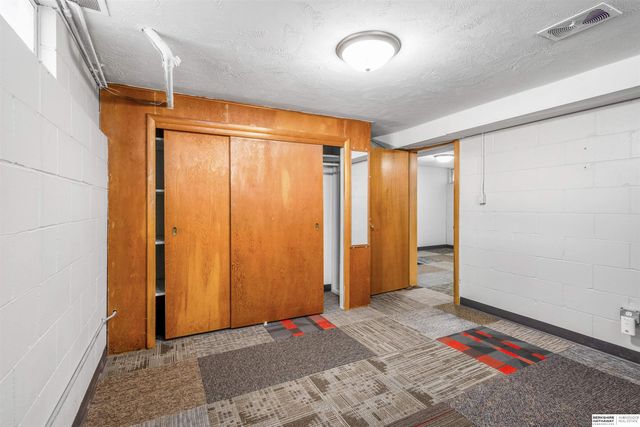 5230 Ervin Street, Lincoln, NE 68504