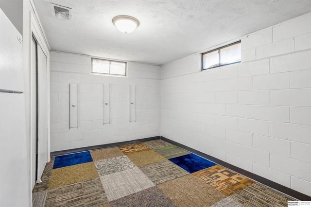 5230 Ervin Street, Lincoln, NE 68504