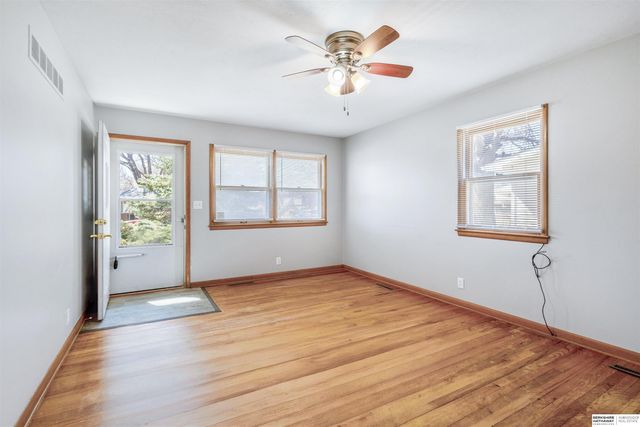 5230 Ervin Street, Lincoln, NE 68504