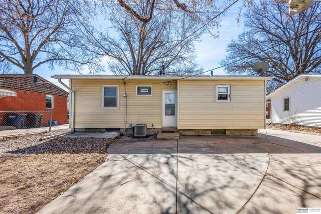 5230 Ervin Street, Lincoln, NE 68504