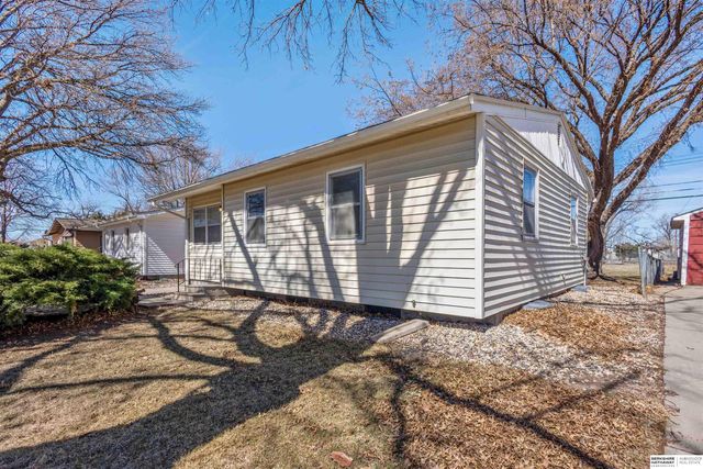 5230 Ervin Street, Lincoln, NE 68504