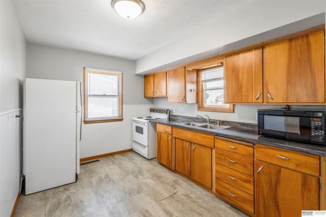 5230 Ervin Street, Lincoln, NE 68504