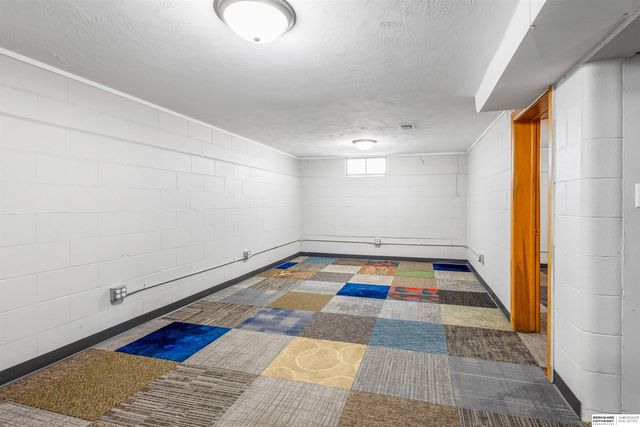 5230 Ervin Street, Lincoln, NE 68504