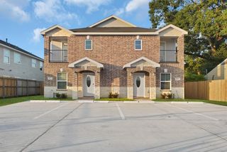 7923 Bowen Street A/B, Houston, TX 77051