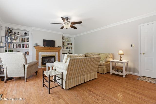 6 Davids Lane, Howell, NJ 07731