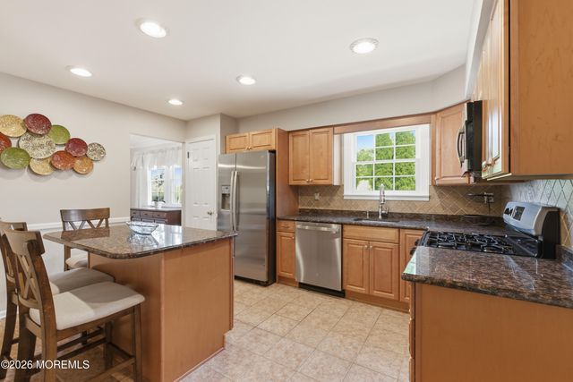6 Davids Lane, Howell, NJ 07731
