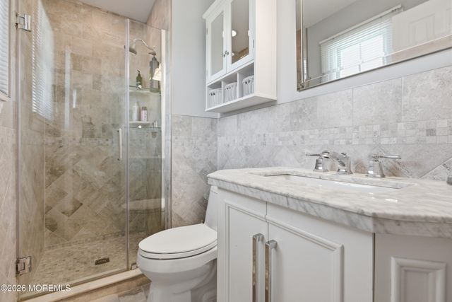 6 Davids Lane, Howell, NJ 07731