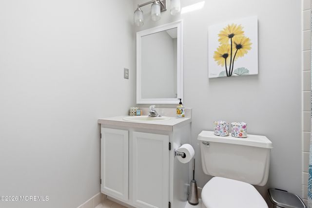 6 Davids Lane, Howell, NJ 07731