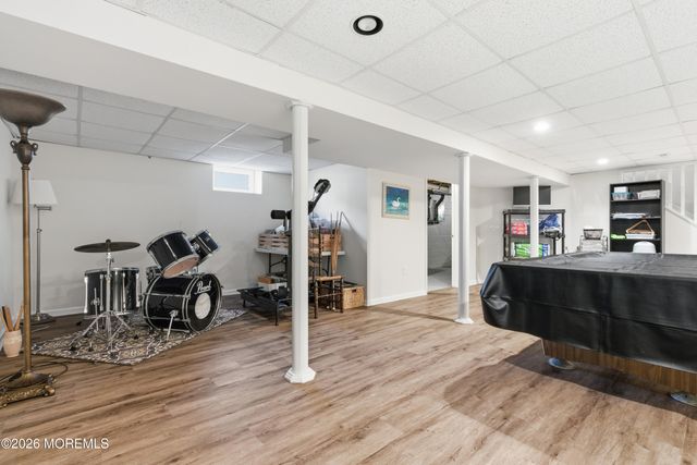 6 Davids Lane, Howell, NJ 07731