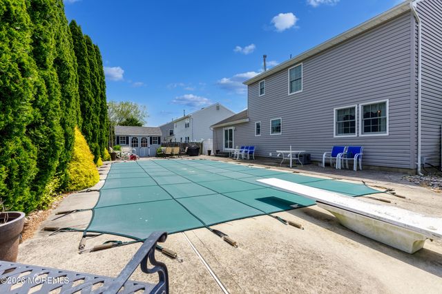 6 Davids Lane, Howell, NJ 07731