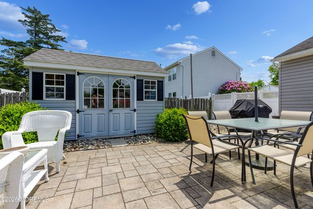 6 Davids Lane, Howell, NJ 07731