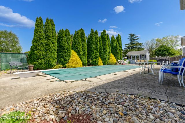 6 Davids Lane, Howell, NJ 07731