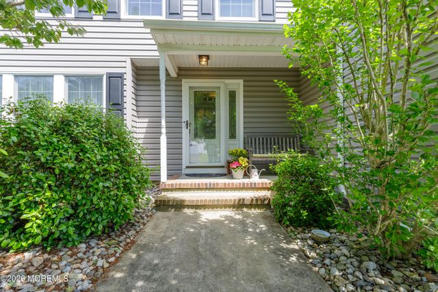 6 Davids Lane, Howell, NJ 07731