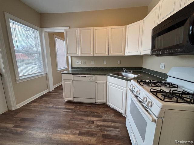 99 Clinton Street 99, Mount Clemens, MI 48043