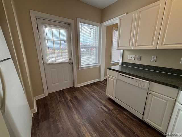 99 Clinton Street 99, Mount Clemens, MI 48043