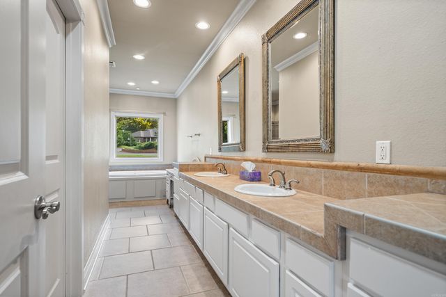 197 Catherine Heights Rd, Hot Springs, AR 71901