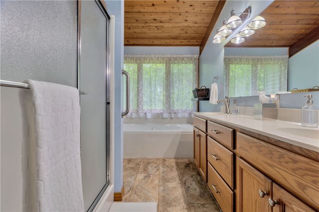 1524 N Hunter Drive, Fayetteville, AR 72701