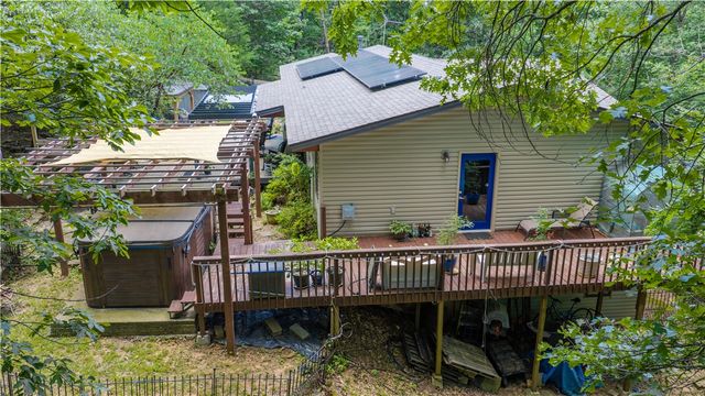 1524 N Hunter Drive, Fayetteville, AR 72701