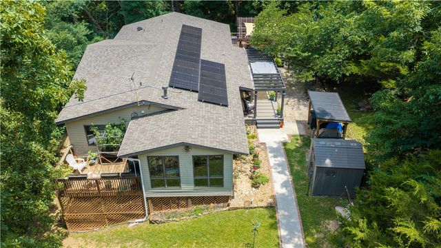 1524 N Hunter Drive, Fayetteville, AR 72701