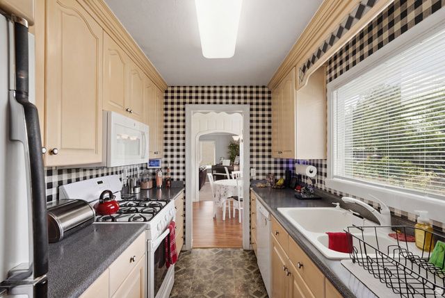 7576 S JEFFERSON ST, Midvale, UT 84047