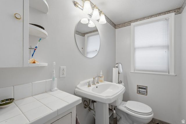 7576 S JEFFERSON ST, Midvale, UT 84047
