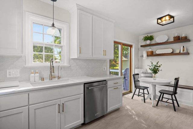 821 N Fair Oaks Avenue, Madison, WI 53714