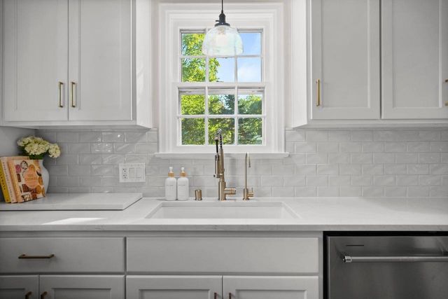 821 N Fair Oaks Avenue, Madison, WI 53714
