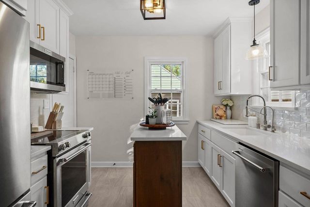821 N Fair Oaks Avenue, Madison, WI 53714