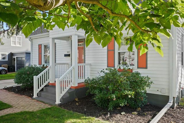 821 N Fair Oaks Avenue, Madison, WI 53714