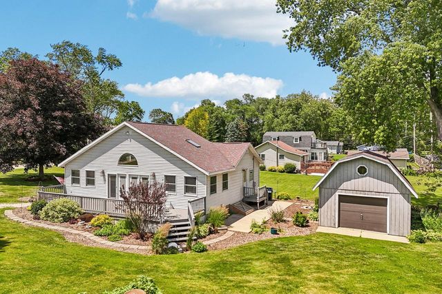 7533 337th AVENUE, Burlington, WI 53105
