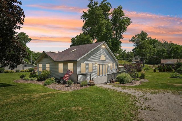 7533 337th AVENUE, Burlington, WI 53105