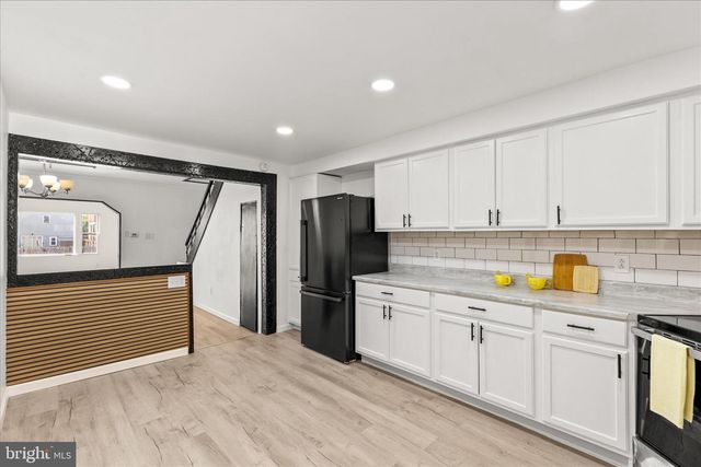 637 W COLLEGE AVE, York, PA 17401