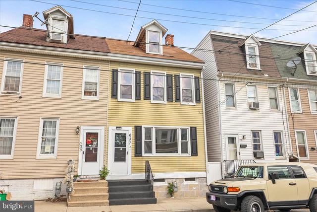 637 W COLLEGE AVE, York, PA 17401