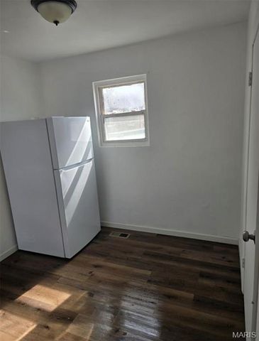 1223 W Main Street, Belleville, IL 62220