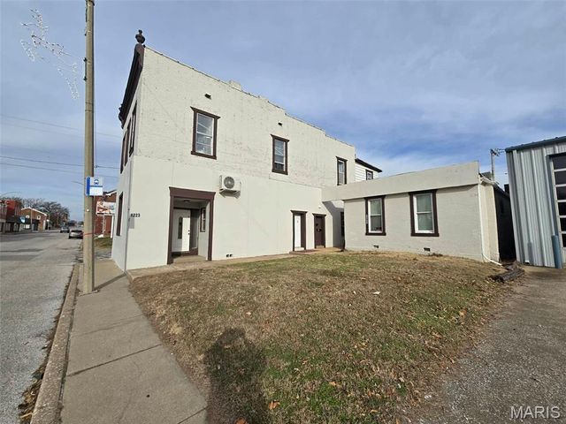 1223 W Main Street, Belleville, IL 62220