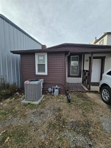 1223 W Main Street, Belleville, IL 62220