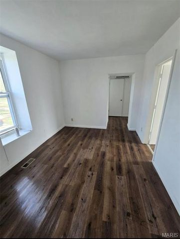 1223 W Main Street, Belleville, IL 62220