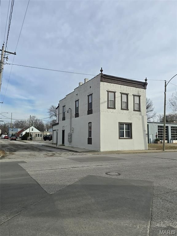1223 W Main Street, Belleville, IL 62220