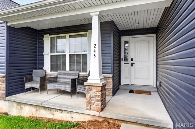 245 Auburn Ridge Drive, Troy, MO 63379