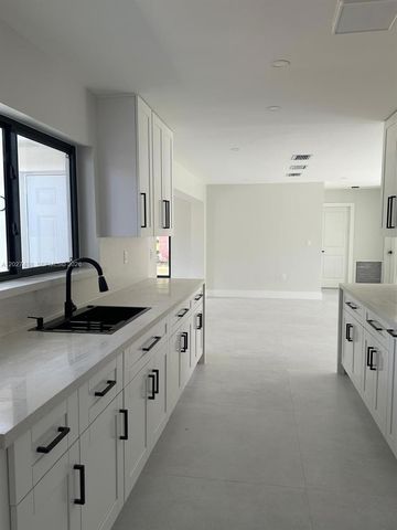 810 Wyoming Avenue, Fort Lauderdale, FL 33312