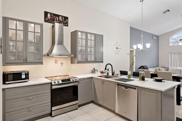 1019 LAKE BERKLEY DRIVE, Kissimmee, FL 34746