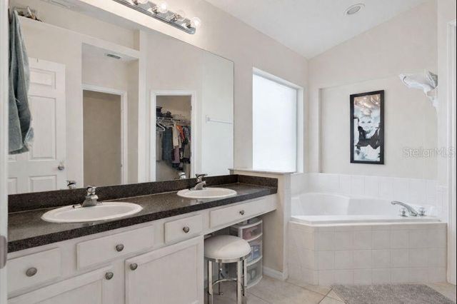 1019 LAKE BERKLEY DRIVE, Kissimmee, FL 34746