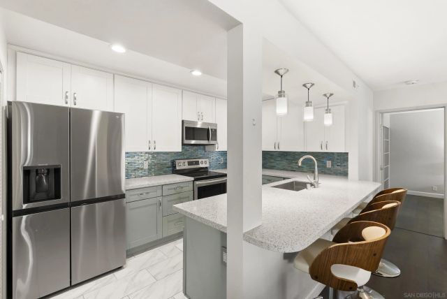 4080 Rosenda Ct 210, San Diego, CA 92122