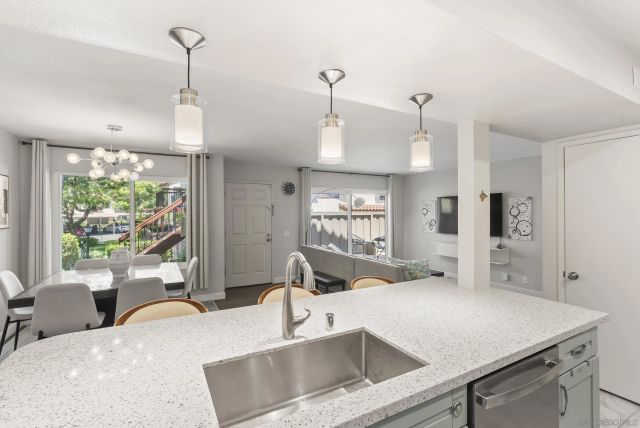 4080 Rosenda Ct 210, San Diego, CA 92122