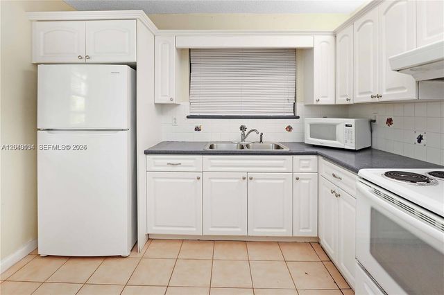 2500 SW 113th Ct, Miami, FL 33165