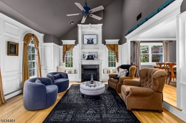22 Hawthorn Dr, Roxbury Twp., NJ 07876