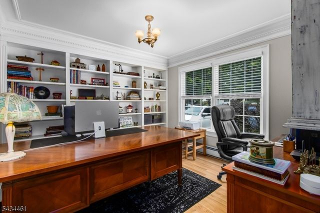 22 Hawthorn Dr, Roxbury Twp., NJ 07876