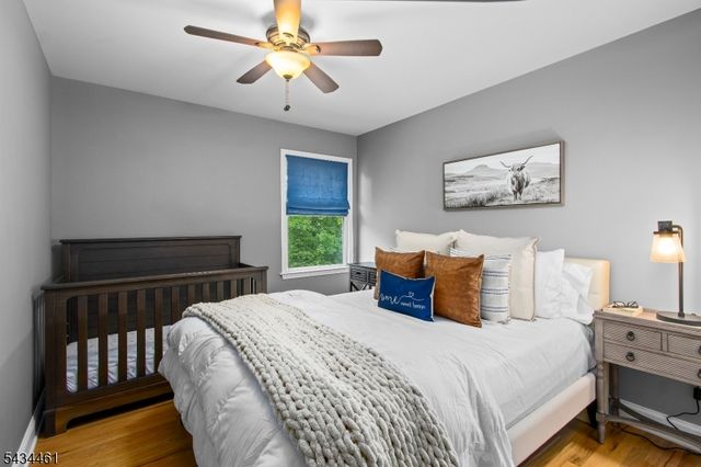 22 Hawthorn Dr, Roxbury Twp., NJ 07876