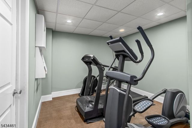 22 Hawthorn Dr, Roxbury Twp., NJ 07876