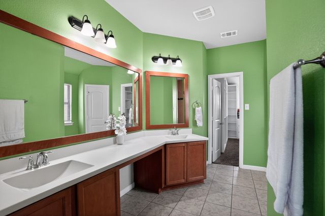 5900 Paddlefish Drive, Fort Worth, TX 76179